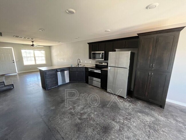 Building Photo - 618 Easton Dr