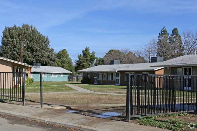 Building Photo - Cazares Terrace