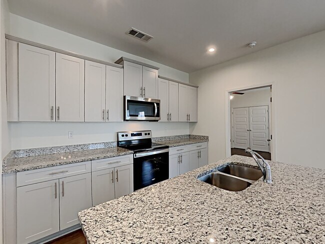 Building Photo - 5534 Central Grove Square