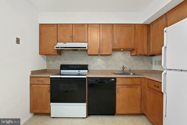 Foto del edificio - 7327 Kerry Hill Ct