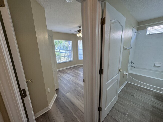 Foto del edificio - 7507 Canal Point Ct