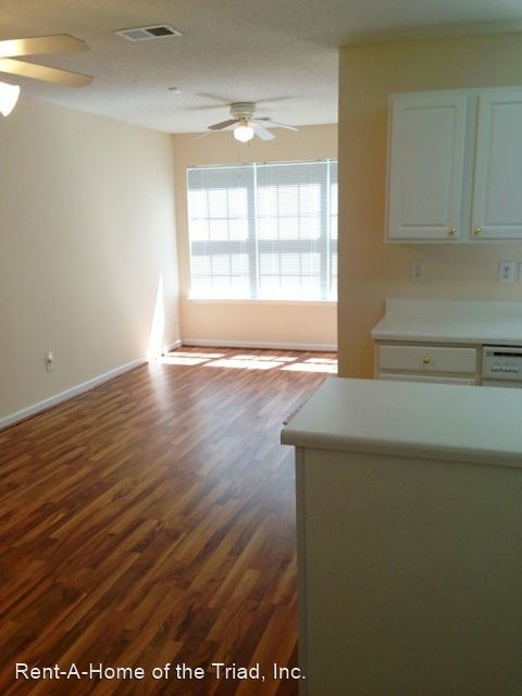 Building Photo - 3 br, 2.5 bath House - 147 Heritage Creek Way