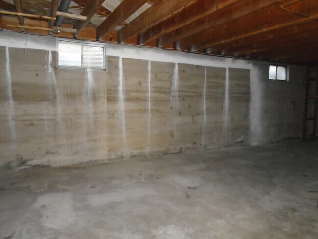 Building Photo - 3007 High Dr