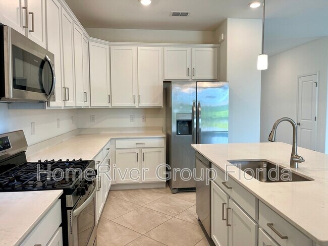Foto del edificio - 5119 Coral Reef Wy