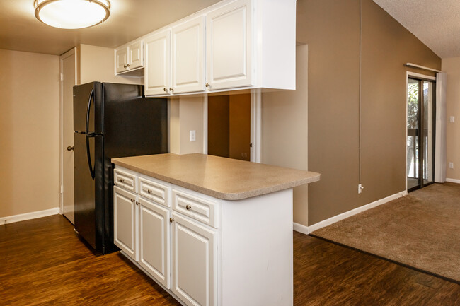 Kitchen - The Avenue Apartments, LLC