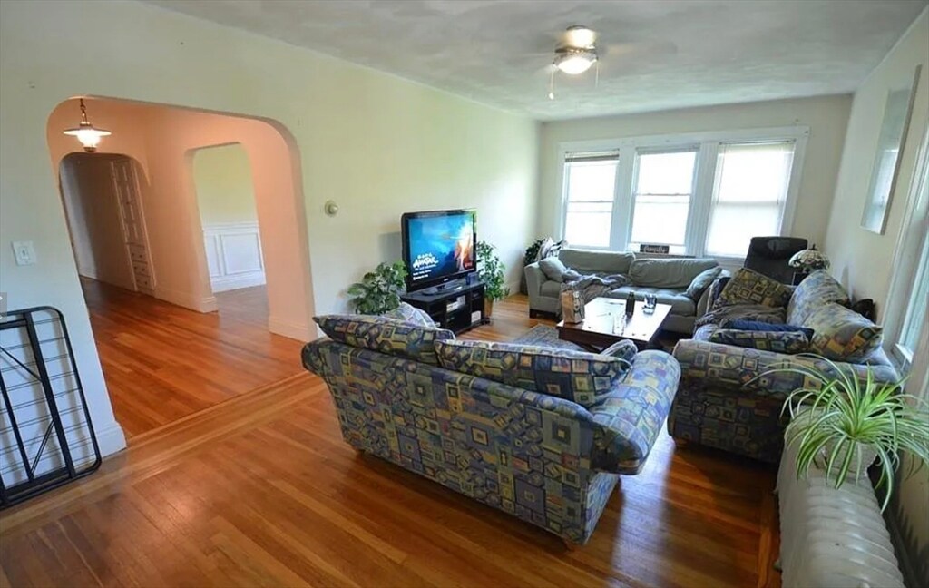 Foto del edificio - 244 Winchester St