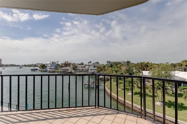 Building Photo - 298 Skiff Point