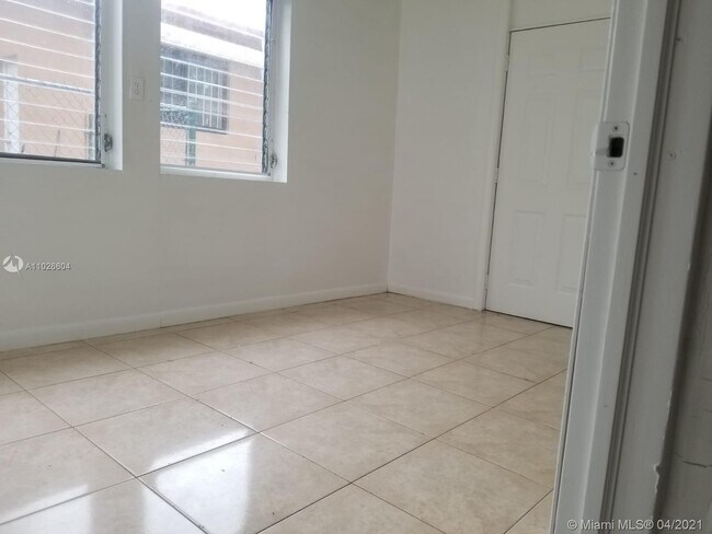 Foto del edificio - 6120 SW 35th St