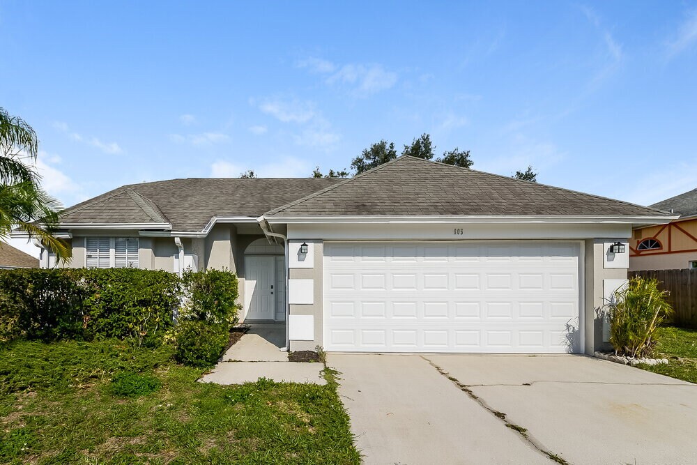 Foto principal - 605 45th St E