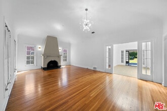 Building Photo - 107 S Lucerne Blvd