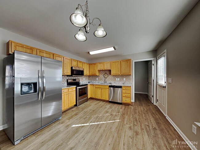 Foto del edificio - 35 Atherton Dr