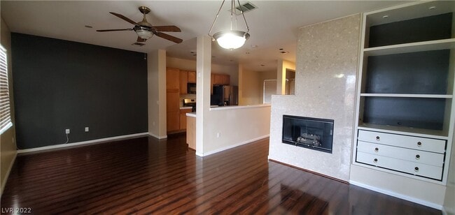 Building Photo - 700 Peachy Canyon Cir