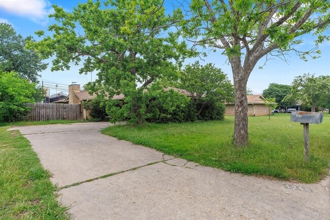 Building Photo - 1210 Glenda Dr