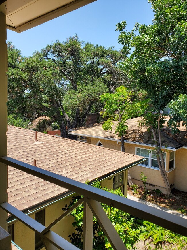 Building Photo - 918 1/2 N Verdugo Rd