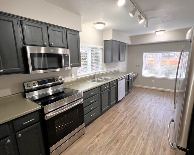 Foto del edificio - 9731 Burntwood Ct