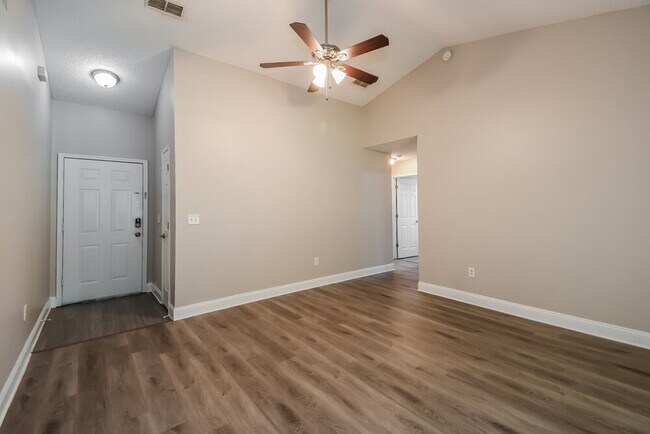 Foto del edificio - 6638 Lana Ln