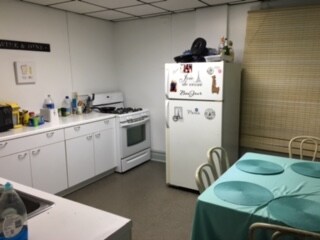 Foto del edificio - 704 E State St