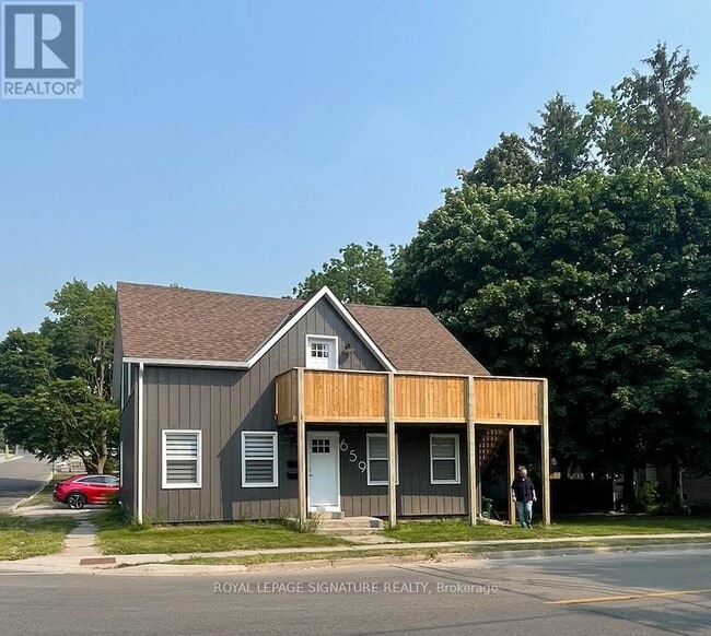 Building Photo - 659 Dolph St N
