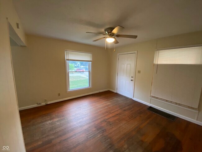 Foto del edificio - 3785 Caroline Ave