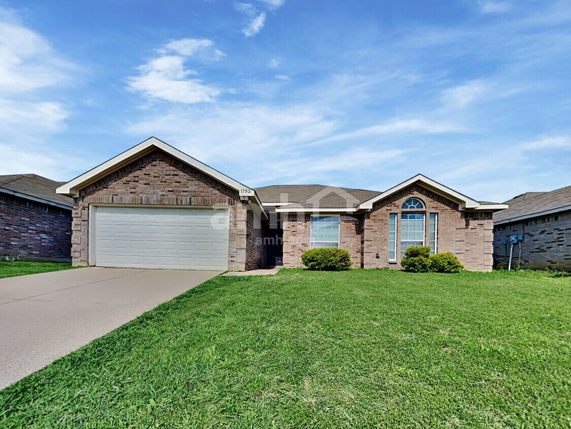 Primary Photo - 1702 Griffin Ln