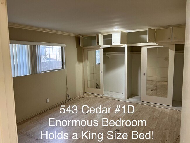 Foto del edificio - HUGE Condo for YOU!!