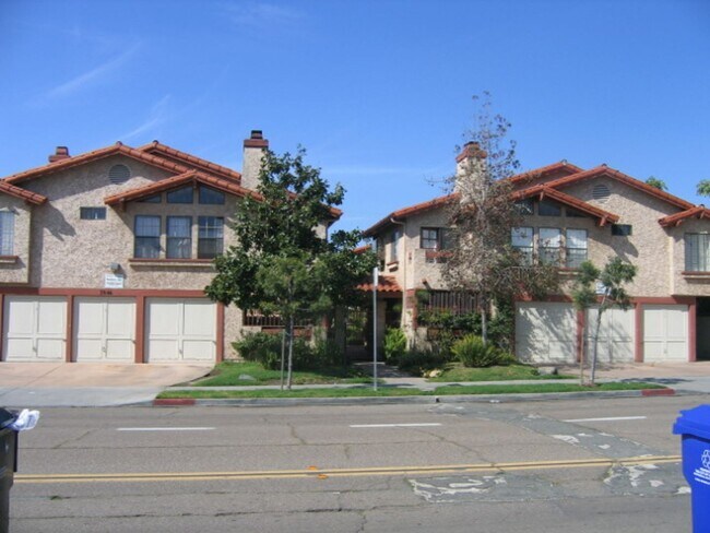Building Photo - Upper Condo in Heart of North Park