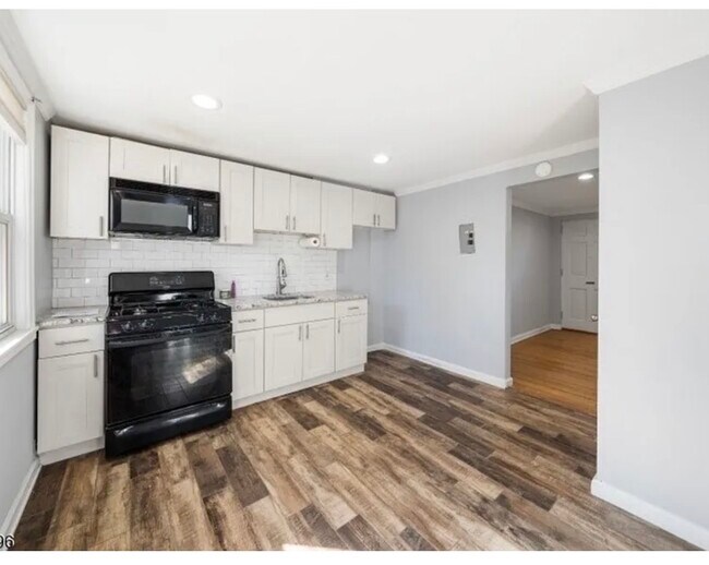 Building Photo - 511 Brooklawn Ave