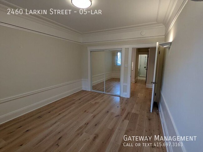 Building Photo - Russian Hill 1 bdrm overlooking Park -new ...