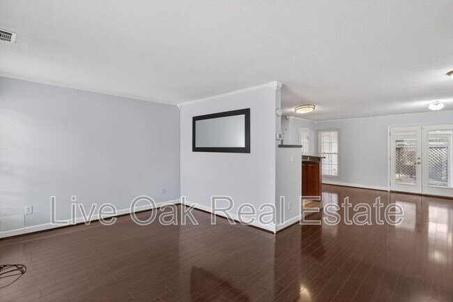 Building Photo - 304 Falling Ln