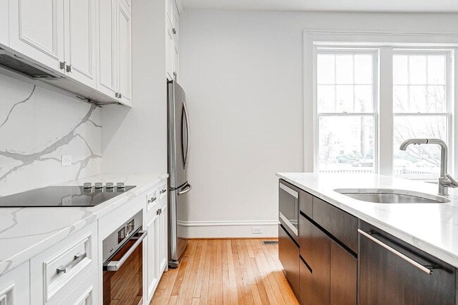 Foto del edificio - 2025 Monument Ave