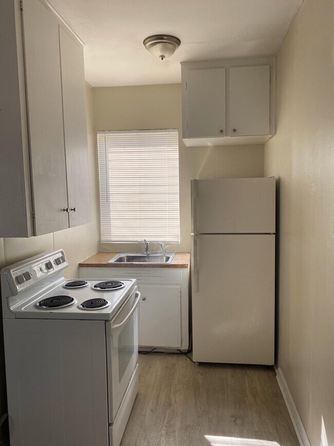Building Photo - 9861 Orange River Blvd