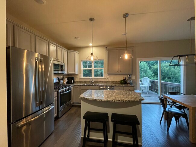 Building Photo - 2235 Mallard Landing Dr