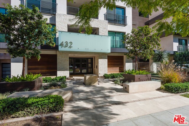 Foto principal - 432 N Oakhurst Dr
