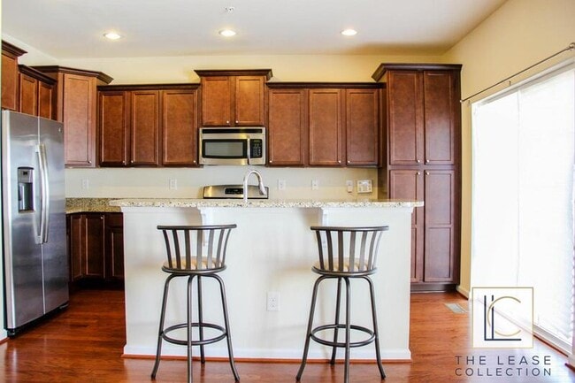 Building Photo - 3123 Presidential Golf Dr