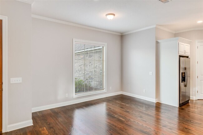 Building Photo - 240 Buckhead Dr