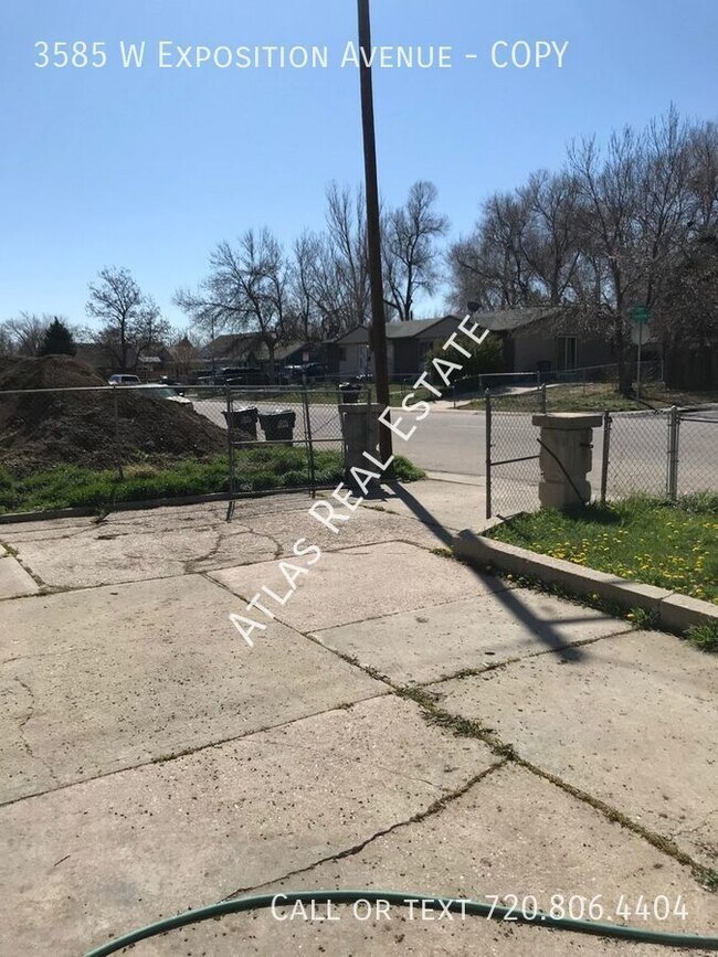 Building Photo - Be the first to call this renovated 3 BR/1...