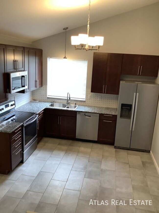 Building Photo - 1417 S Biscay Way