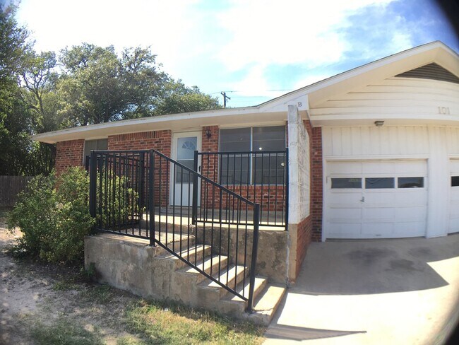 Building Photo - 101-B Ranchero Rd
