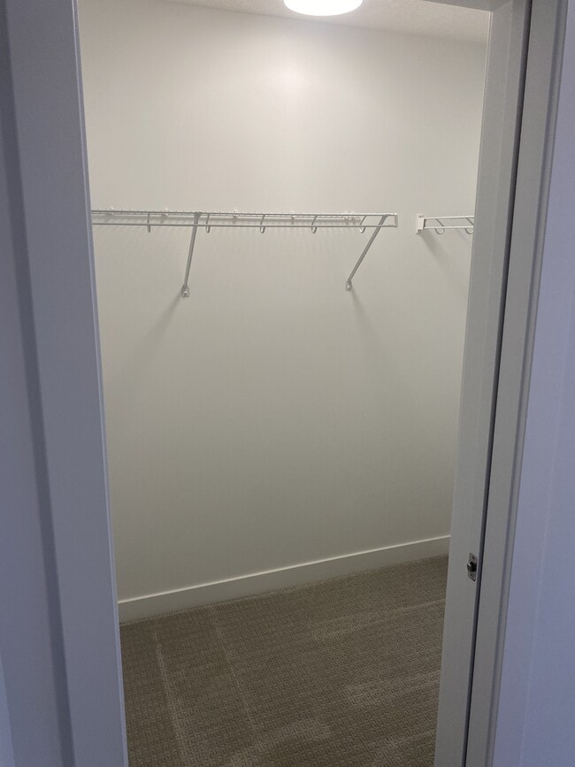 Building Photo - 280 Chelsea Rd