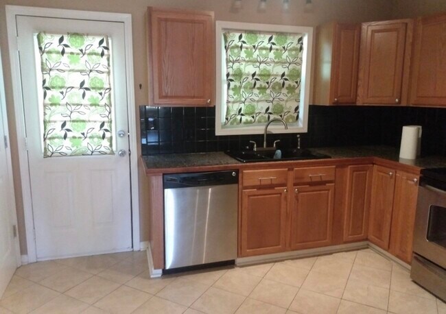 Foto del edificio - 2 Bedroom Duplex in Anderson