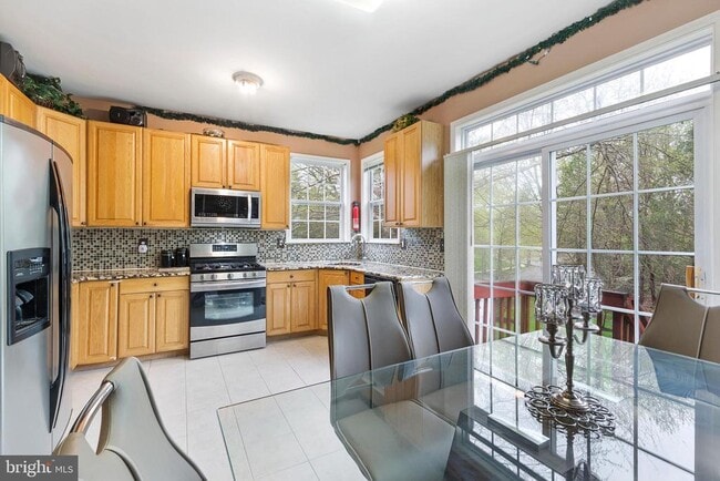 Building Photo - 3 Keats Ct