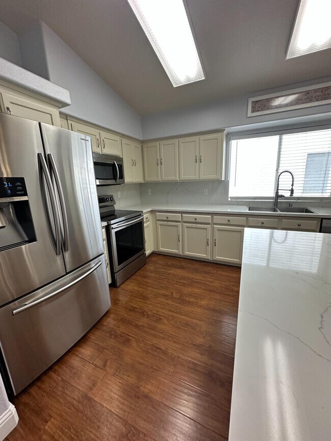 Foto del edificio - 5446 W Morris Ave