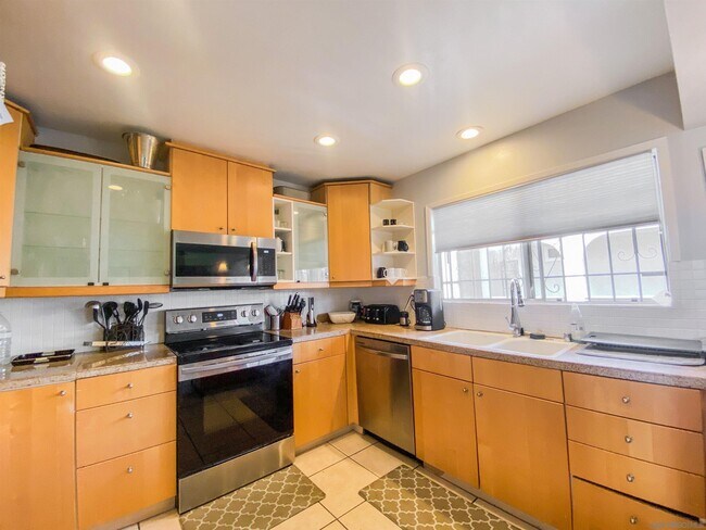 Foto del edificio - 2540 Clairemont Dr