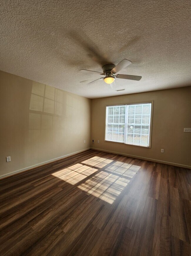 Foto del edificio - Townhouse Rental-Fletcher, NC