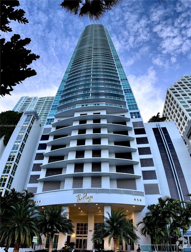 Building Photo - 950 Brickell Bay Dr