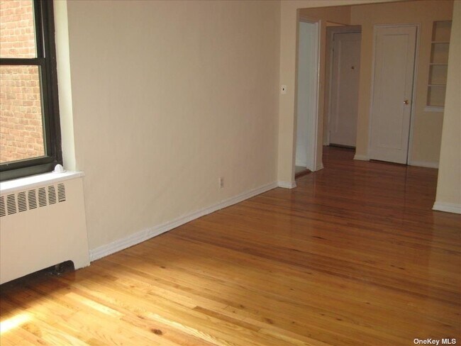 Building Photo - 21 Schenck Ave