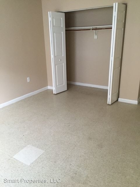 Building Photo - 2830 Skyview Dr