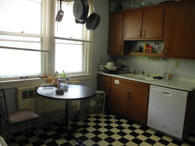 Foto del edificio - 1023 E Johnson St