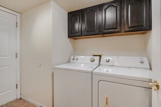 Building Photo - 912 Portulaca Ct
