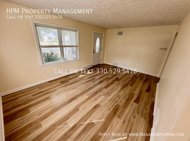 Building Photo - 3035 33rd St NE
